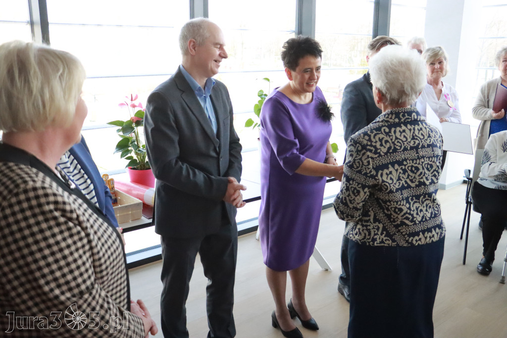 Fotorelacja: Pasowanie na Seniora w Koziegłowach - Klub Seniora Koziołek