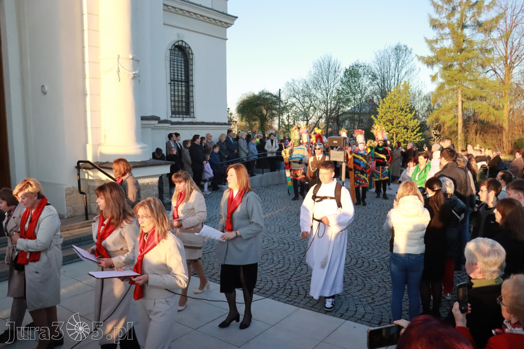 Fotorelacja I: Rezurekcja w Sanktuarium w Koziegłówkach z udziałem TURKÓW
