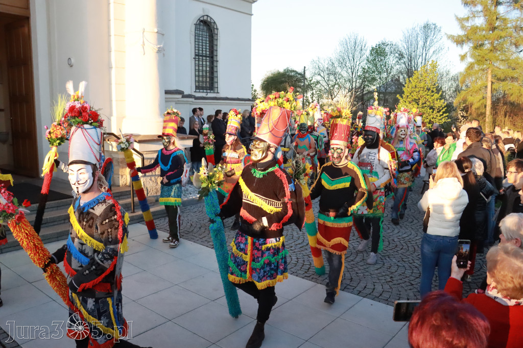 Fotorelacja I: Rezurekcja w Sanktuarium w Koziegłówkach z udziałem TURKÓW