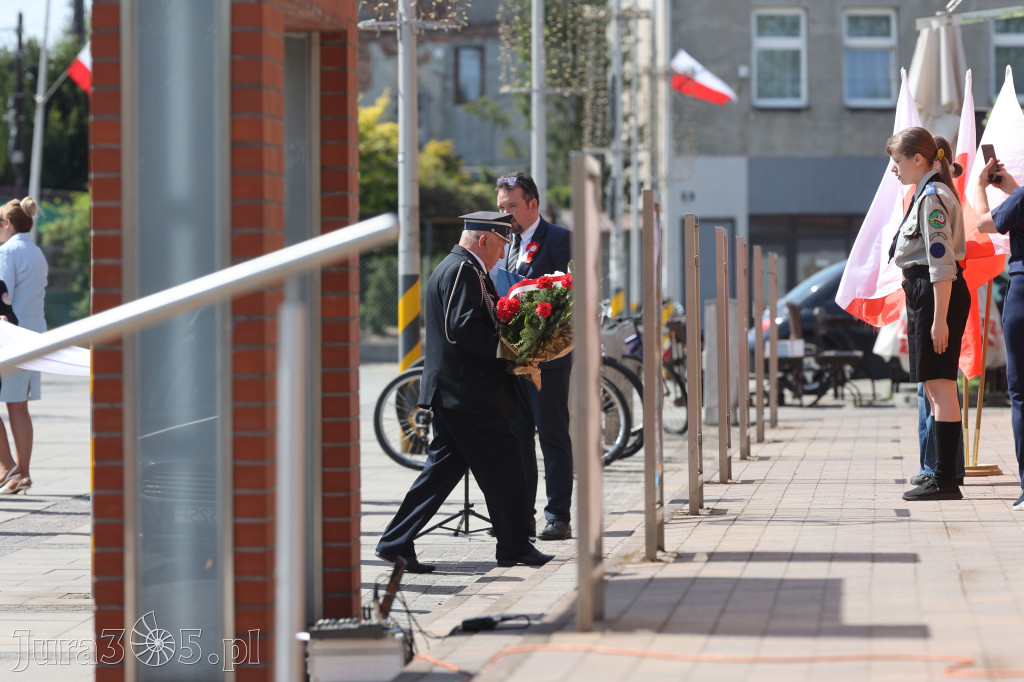 Fotorelacja: Obchody Święta Konstytucji i MOTO piknik w Łazach.