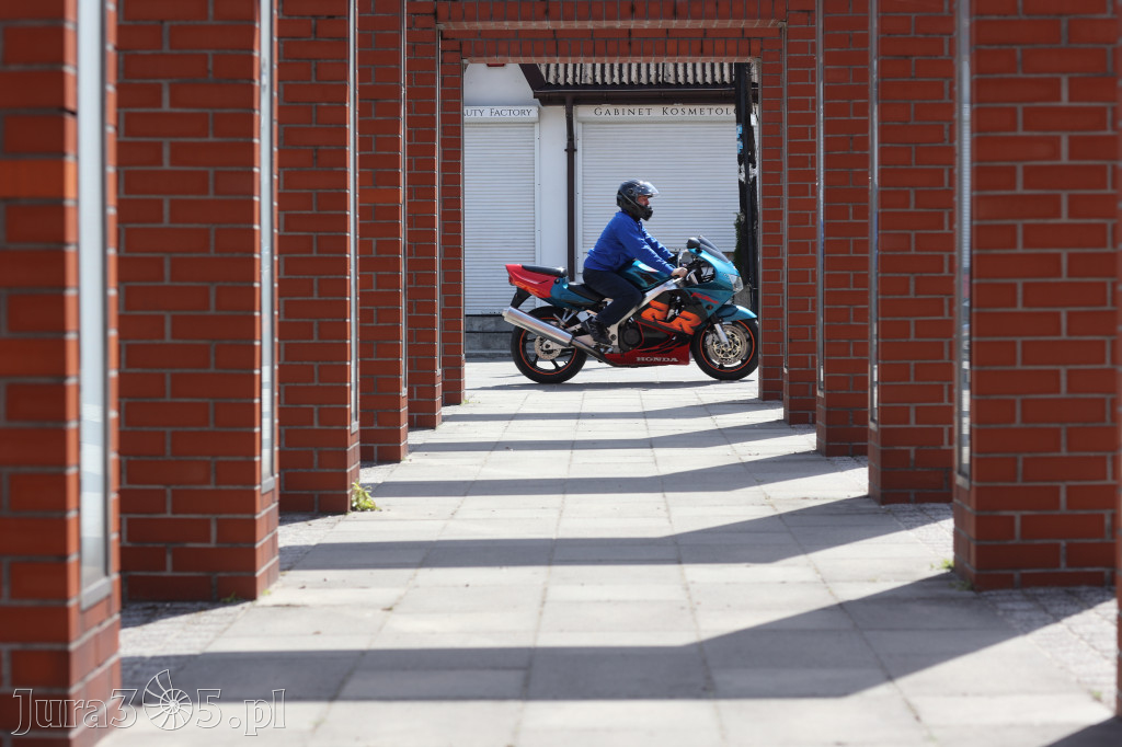 Fotorelacja: Obchody Święta Konstytucji i MOTO piknik w Łazach.