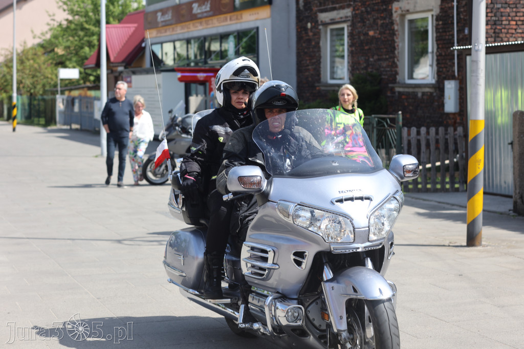 Fotorelacja: Obchody Święta Konstytucji i MOTO piknik w Łazach.