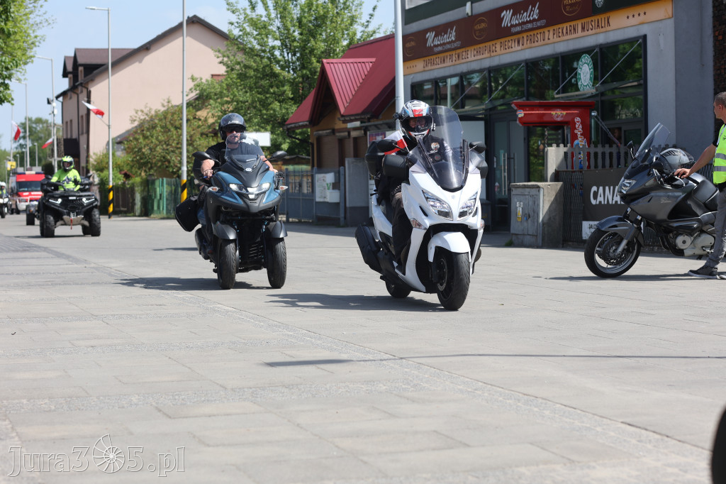 Fotorelacja: Obchody Święta Konstytucji i MOTO piknik w Łazach.