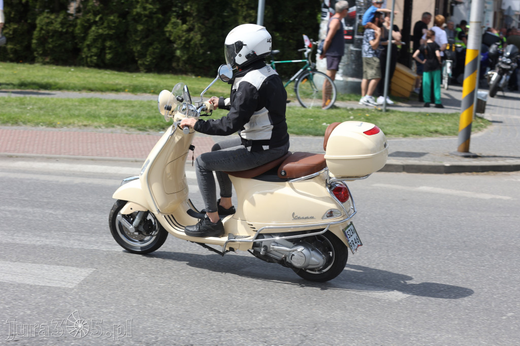 Fotorelacja: Obchody Święta Konstytucji i MOTO piknik w Łazach.