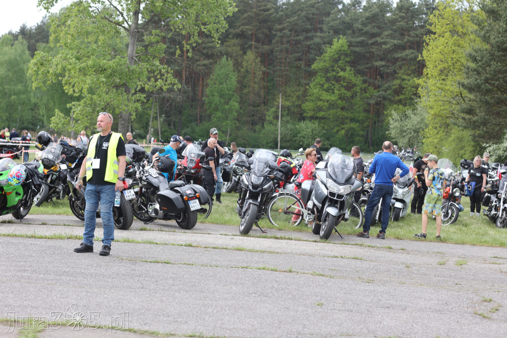 Fotorelacja: Obchody Święta Konstytucji i MOTO piknik w Łazach.