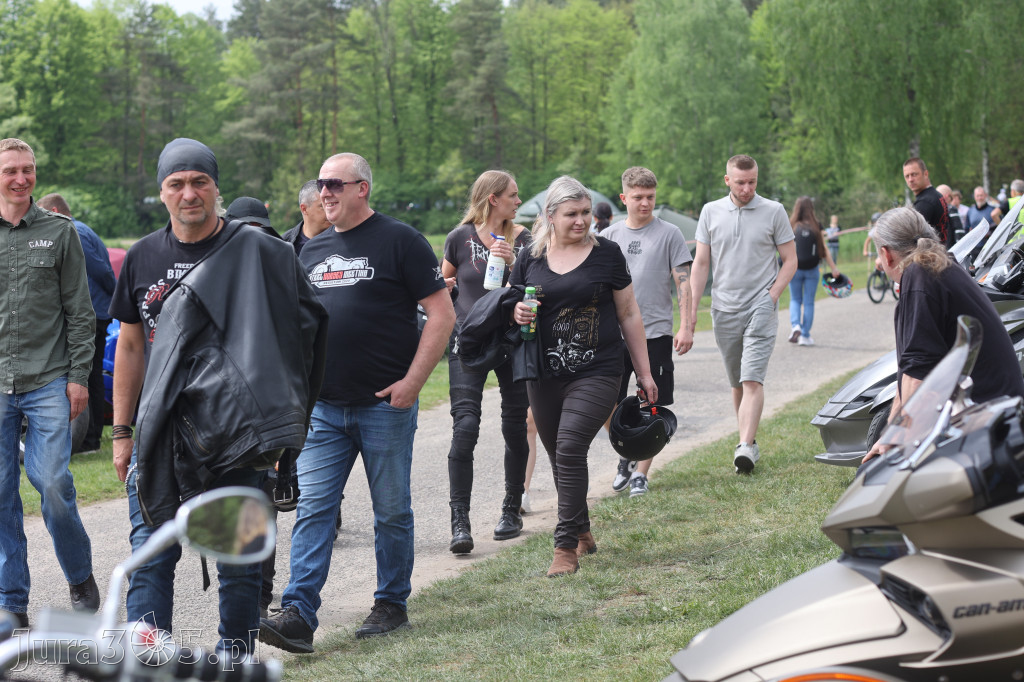 Fotorelacja: Obchody Święta Konstytucji i MOTO piknik w Łazach.