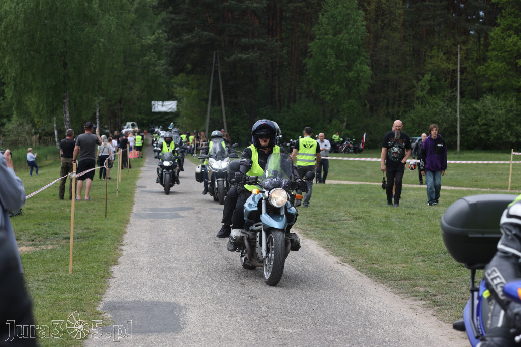 Fotorelacja: Obchody Święta Konstytucji i MOTO piknik w Łazach.