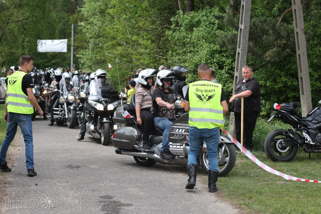 Fotorelacja: Obchody Święta Konstytucji i MOTO piknik w Łazach.