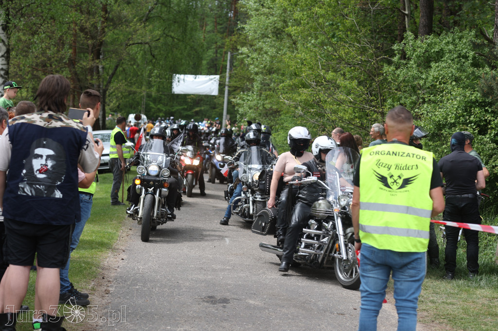 Fotorelacja: Obchody Święta Konstytucji i MOTO piknik w Łazach.