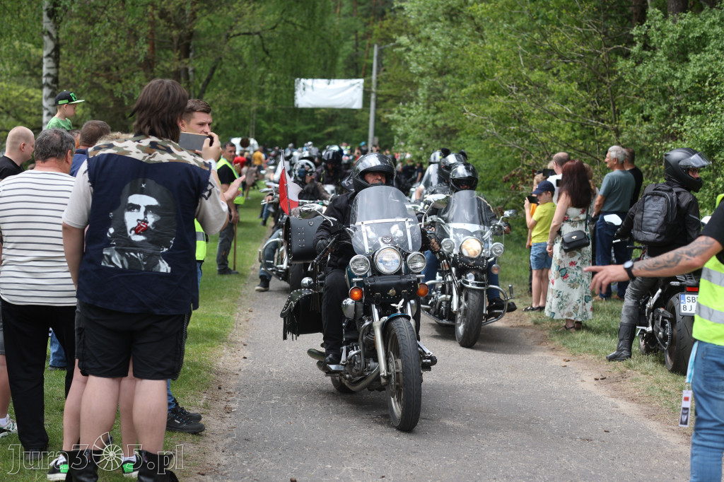 Fotorelacja: Obchody Święta Konstytucji i MOTO piknik w Łazach.