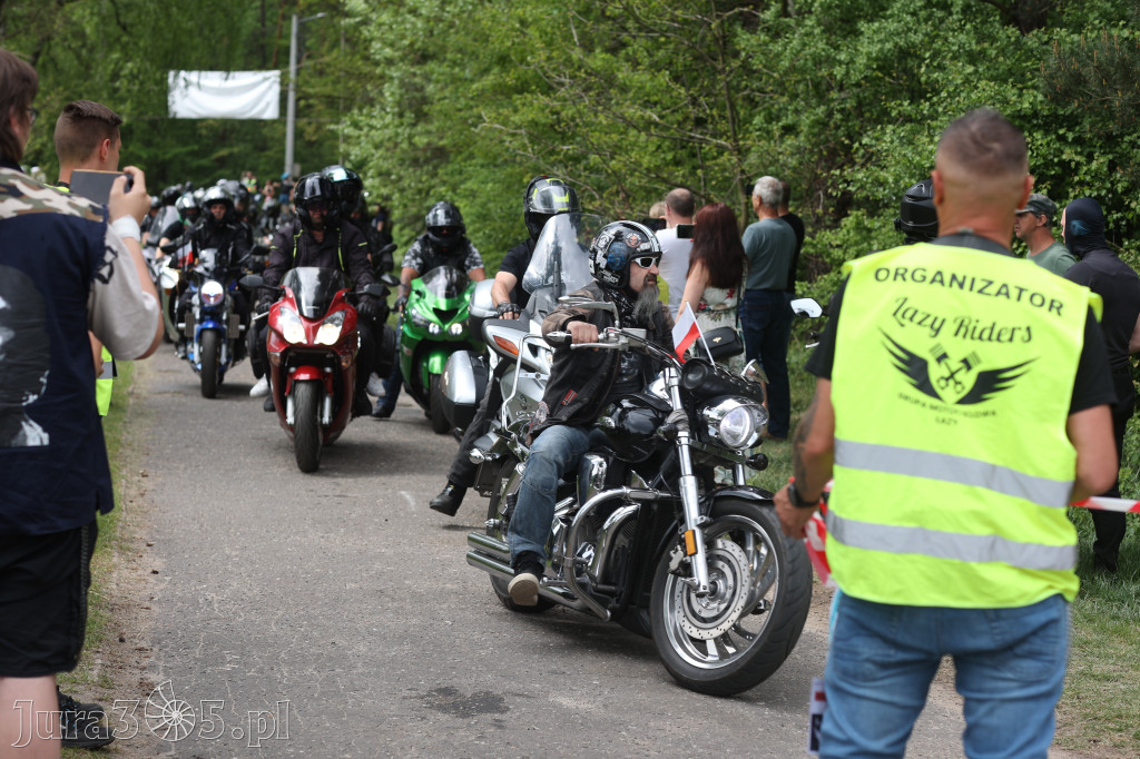 Fotorelacja: Obchody Święta Konstytucji i MOTO piknik w Łazach.