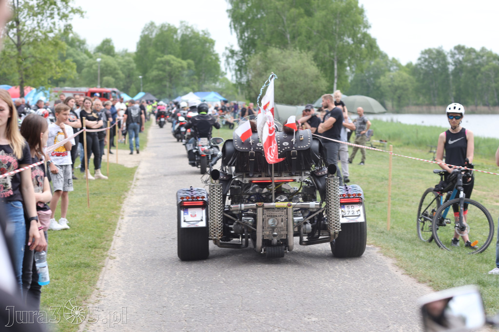 Fotorelacja: Obchody Święta Konstytucji i MOTO piknik w Łazach.