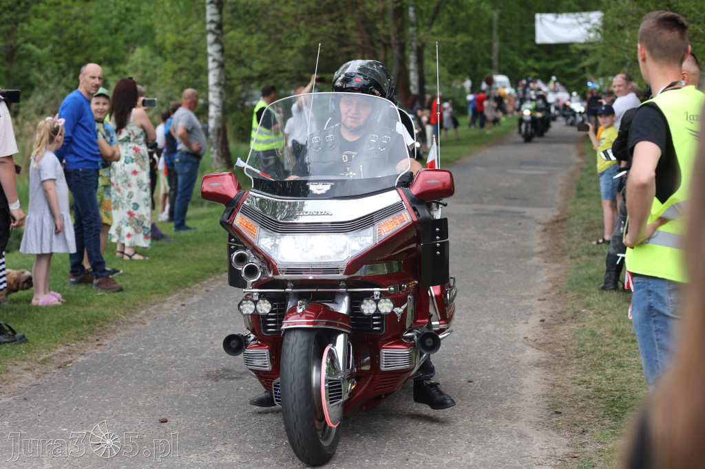 Fotorelacja: Obchody Święta Konstytucji i MOTO piknik w Łazach.