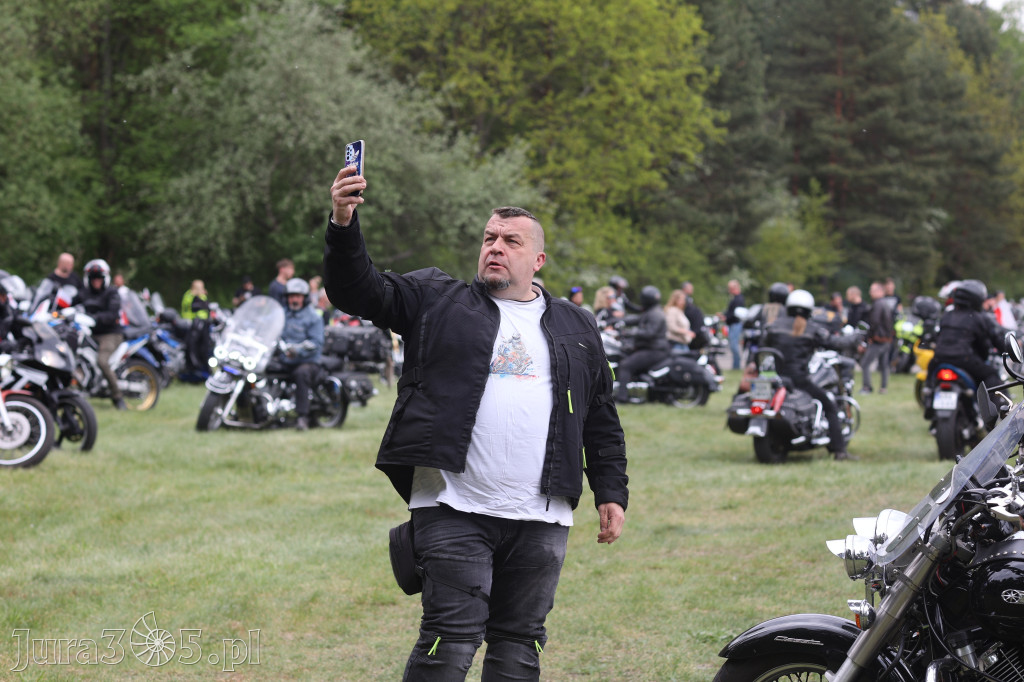 Fotorelacja: Obchody Święta Konstytucji i MOTO piknik w Łazach.