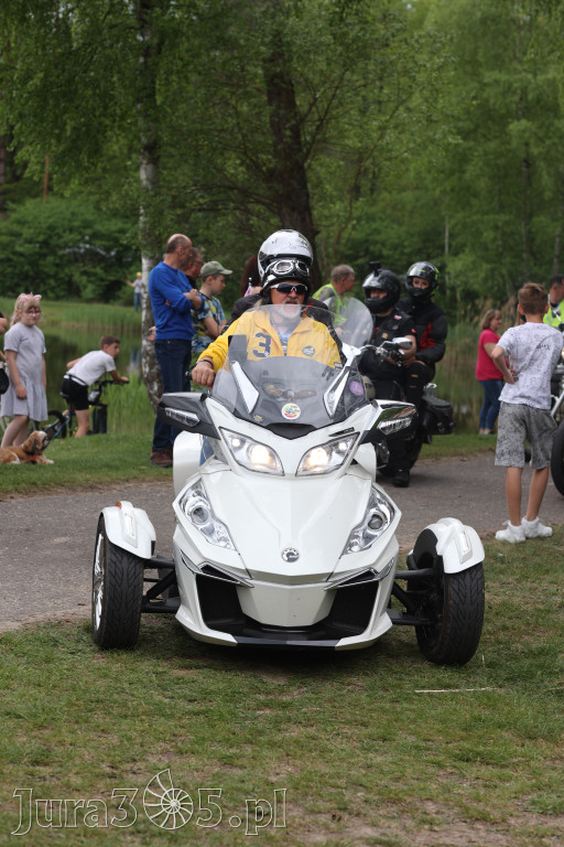 Fotorelacja: Obchody Święta Konstytucji i MOTO piknik w Łazach.