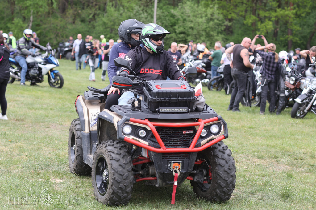 Fotorelacja: Obchody Święta Konstytucji i MOTO piknik w Łazach.
