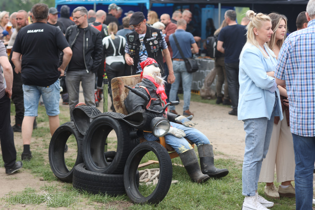 Fotorelacja: Obchody Święta Konstytucji i MOTO piknik w Łazach.