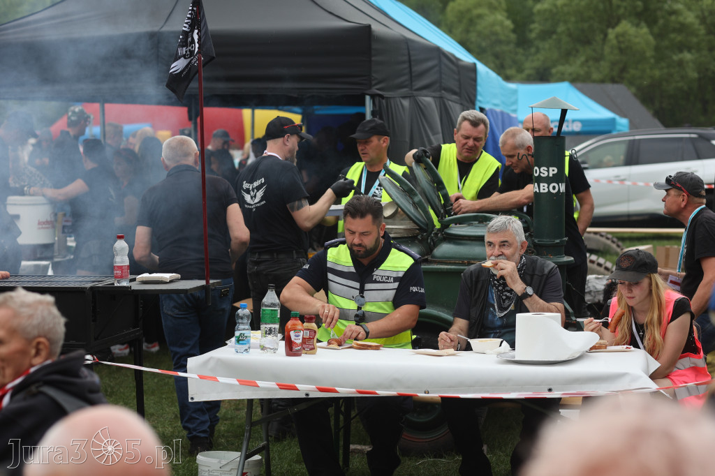 Fotorelacja: Obchody Święta Konstytucji i MOTO piknik w Łazach.