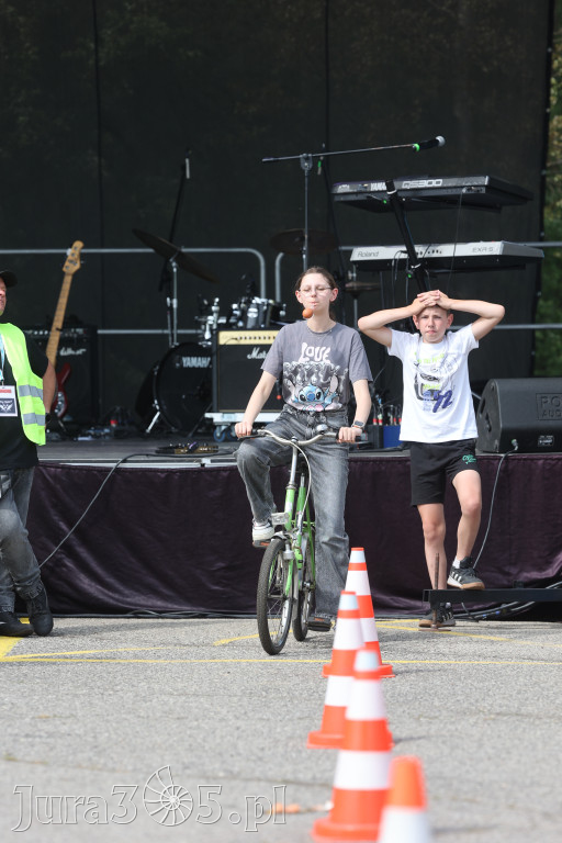 Fotorelacja: Obchody Święta Konstytucji i MOTO piknik w Łazach.