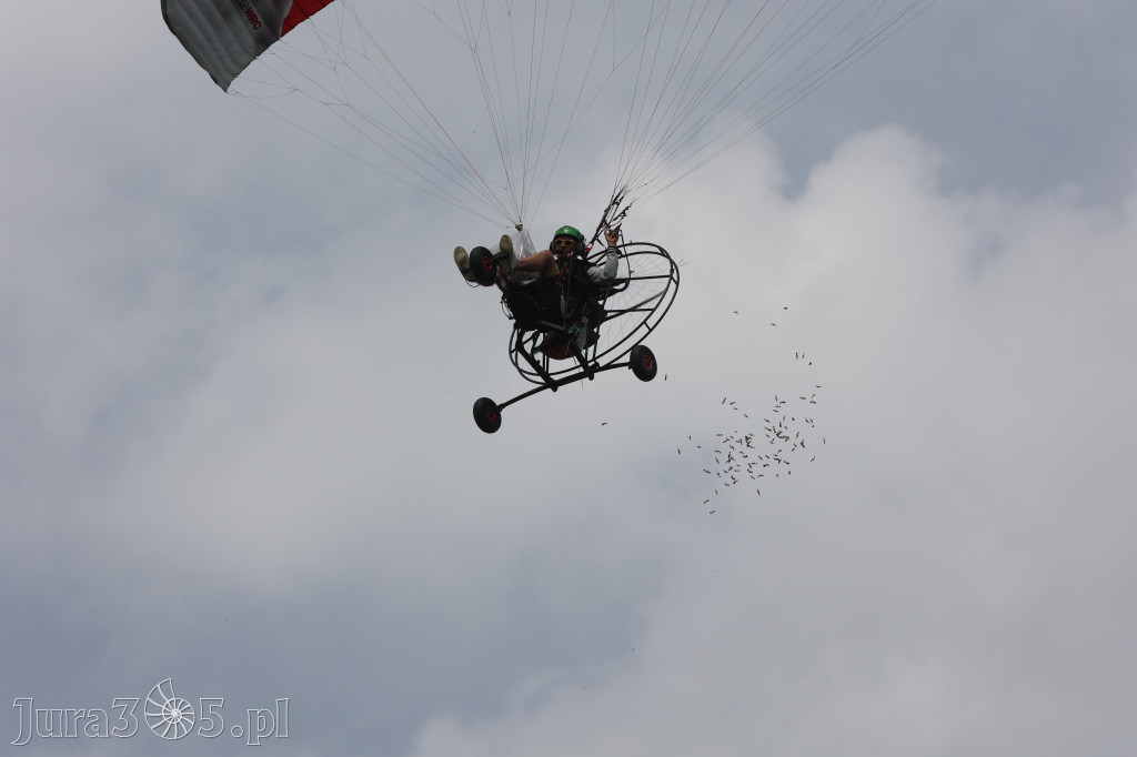 Fotorelacja: Obchody Święta Konstytucji i MOTO piknik w Łazach.