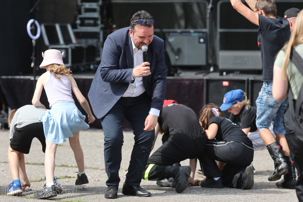 Fotorelacja: Obchody Święta Konstytucji i MOTO piknik w Łazach.