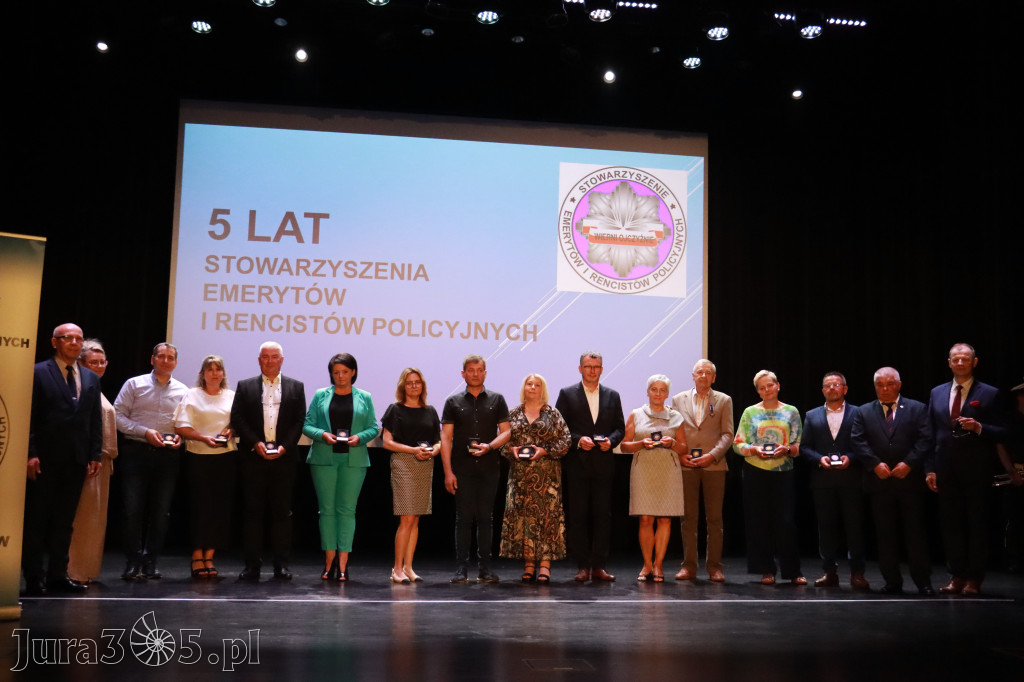 Fotorelacja II: 5 lat Stowarzyszenia Emerytów i Rencistów Policyjnych w Myszkowie