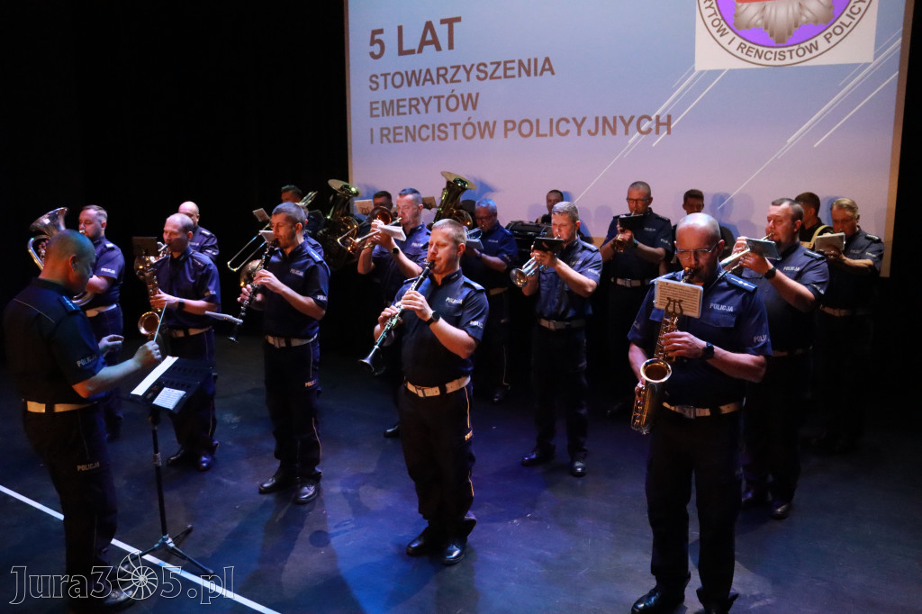 Fotorelacja II: 5 lat Stowarzyszenia Emerytów i Rencistów Policyjnych w Myszkowie