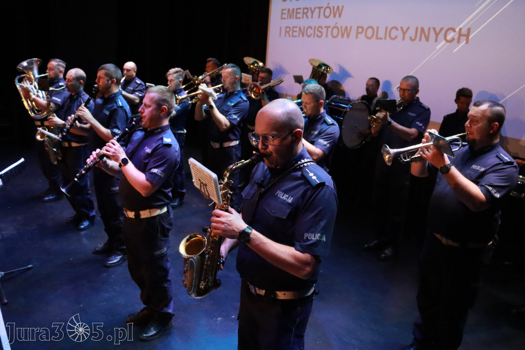 Fotorelacja II: 5 lat Stowarzyszenia Emerytów i Rencistów Policyjnych w Myszkowie