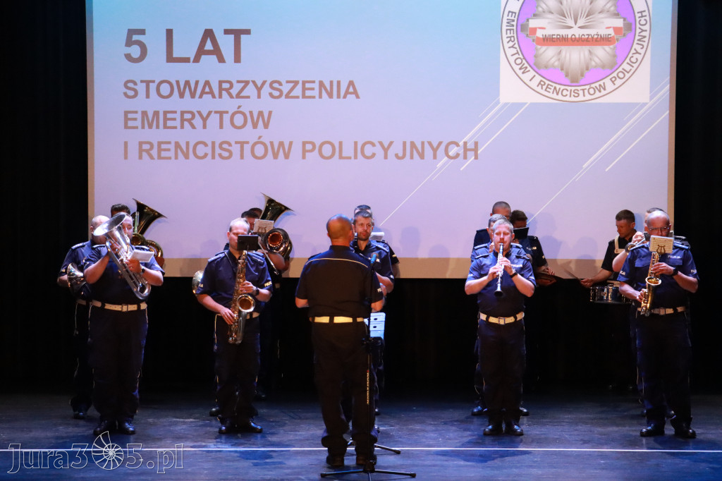 Fotorelacja II: 5 lat Stowarzyszenia Emerytów i Rencistów Policyjnych w Myszkowie