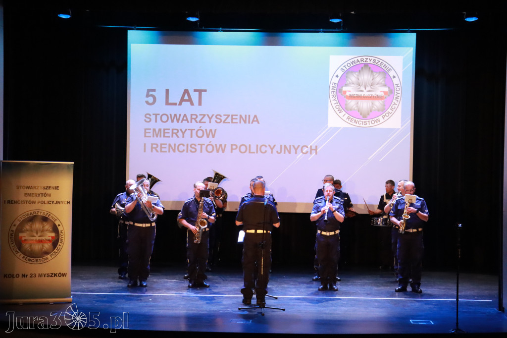 Fotorelacja II: 5 lat Stowarzyszenia Emerytów i Rencistów Policyjnych w Myszkowie