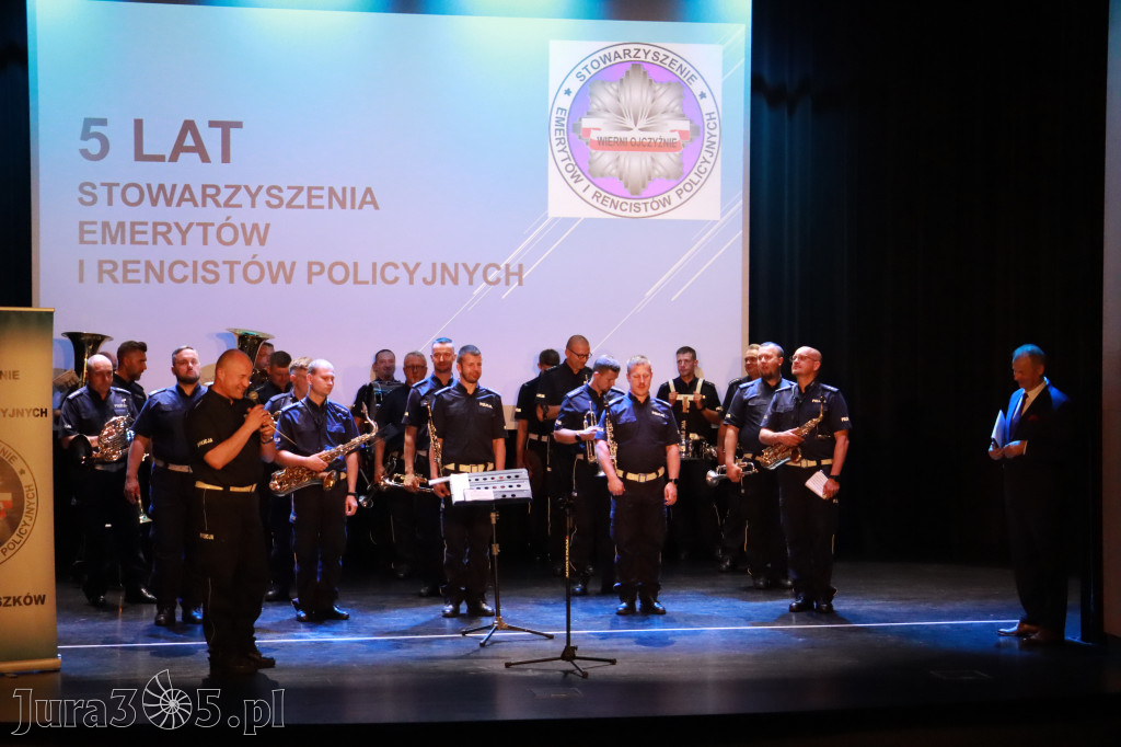 Fotorelacja II: 5 lat Stowarzyszenia Emerytów i Rencistów Policyjnych w Myszkowie