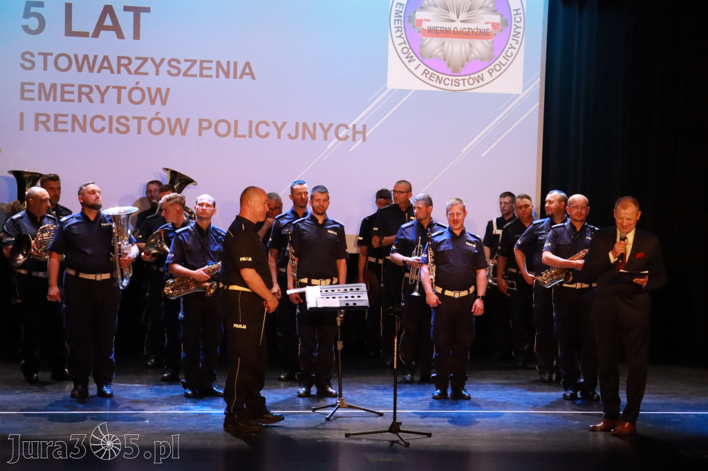 Fotorelacja II: 5 lat Stowarzyszenia Emerytów i Rencistów Policyjnych w Myszkowie