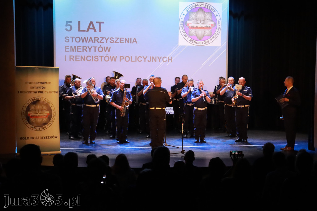 Fotorelacja II: 5 lat Stowarzyszenia Emerytów i Rencistów Policyjnych w Myszkowie