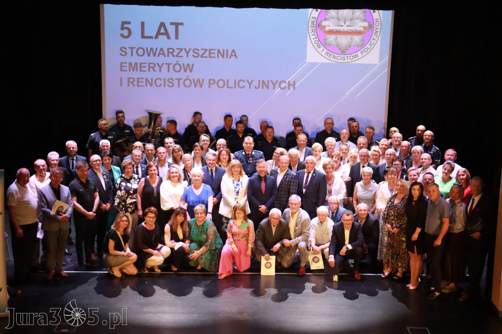 Fotorelacja II: 5 lat Stowarzyszenia Emerytów i Rencistów Policyjnych w Myszkowie