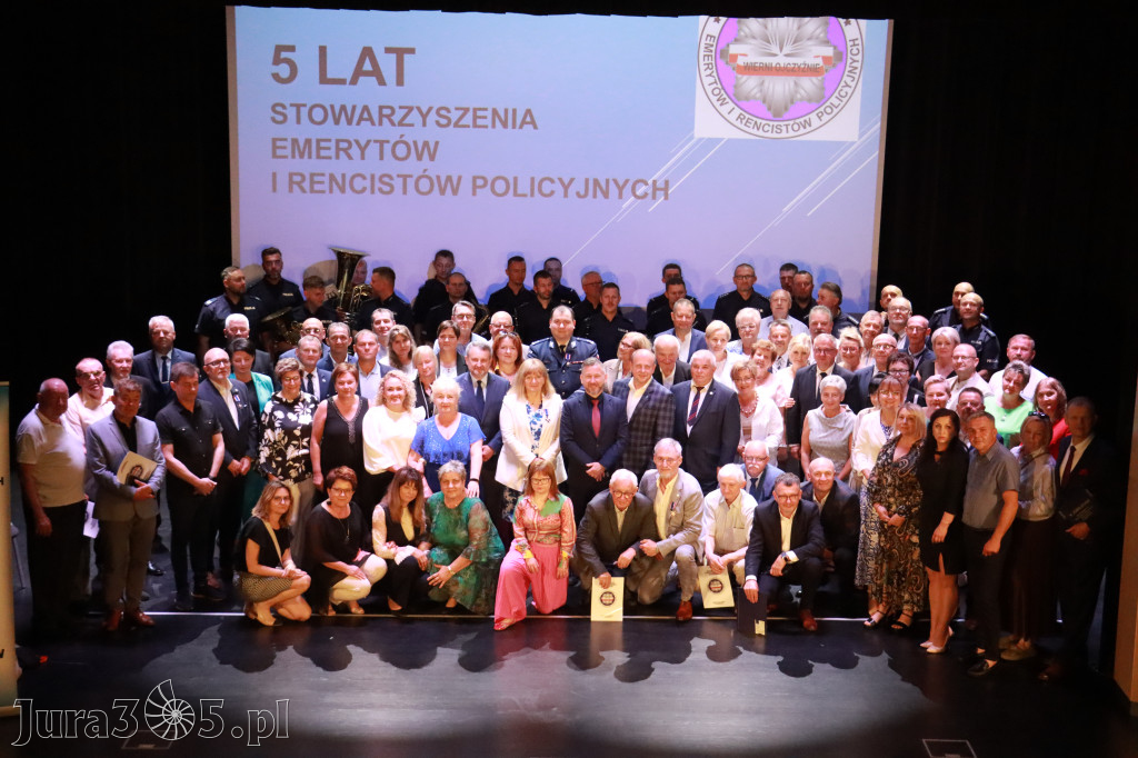 Fotorelacja II: 5 lat Stowarzyszenia Emerytów i Rencistów Policyjnych w Myszkowie