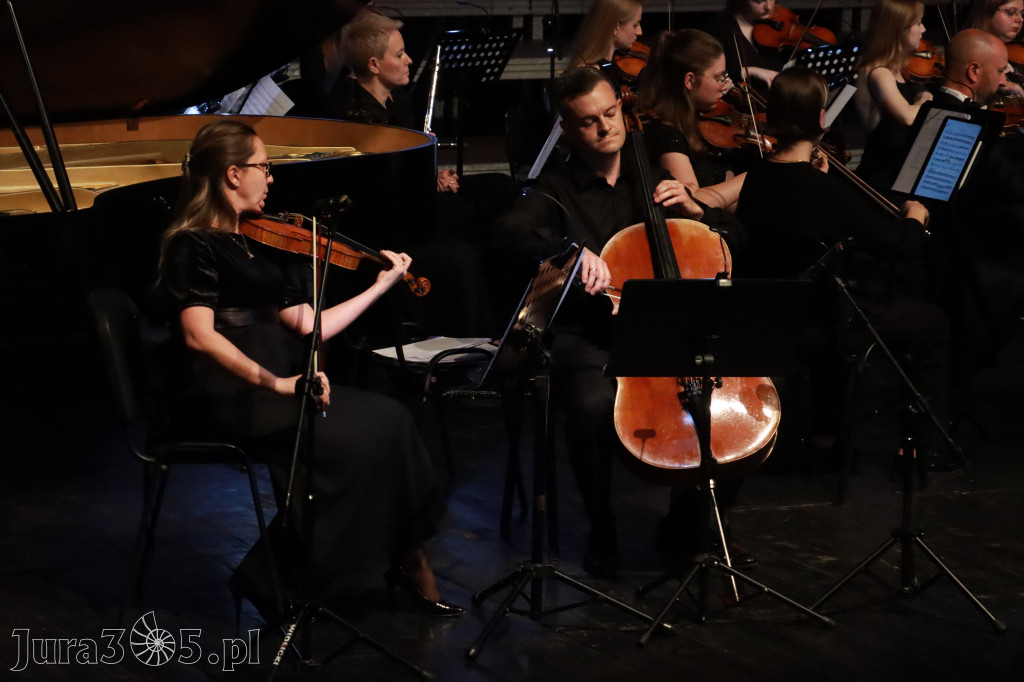 Fotorelacja I: Artyści Miastu - 110 lat Zawiercia. Koncert w Mok Zawiercie