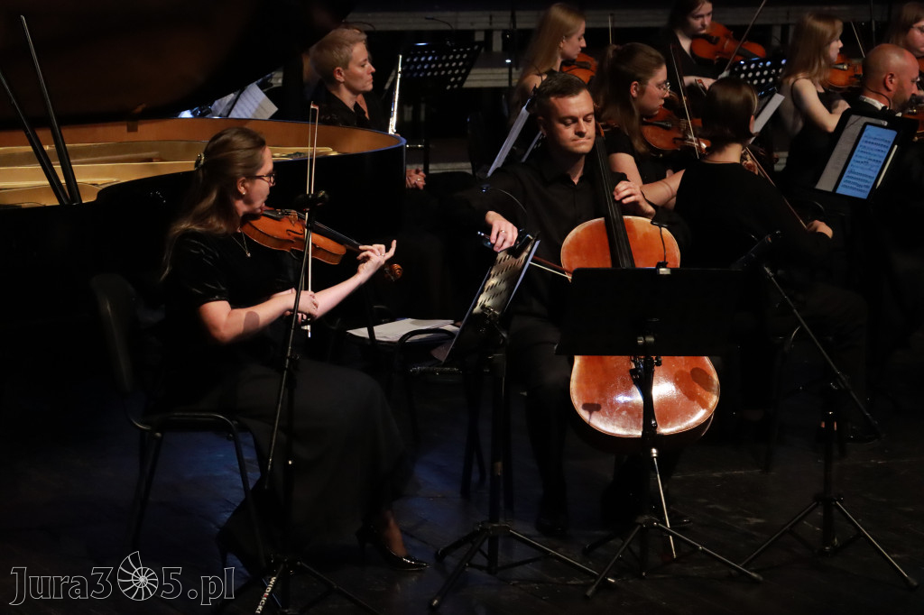 Fotorelacja I: Artyści Miastu - 110 lat Zawiercia. Koncert w Mok Zawiercie