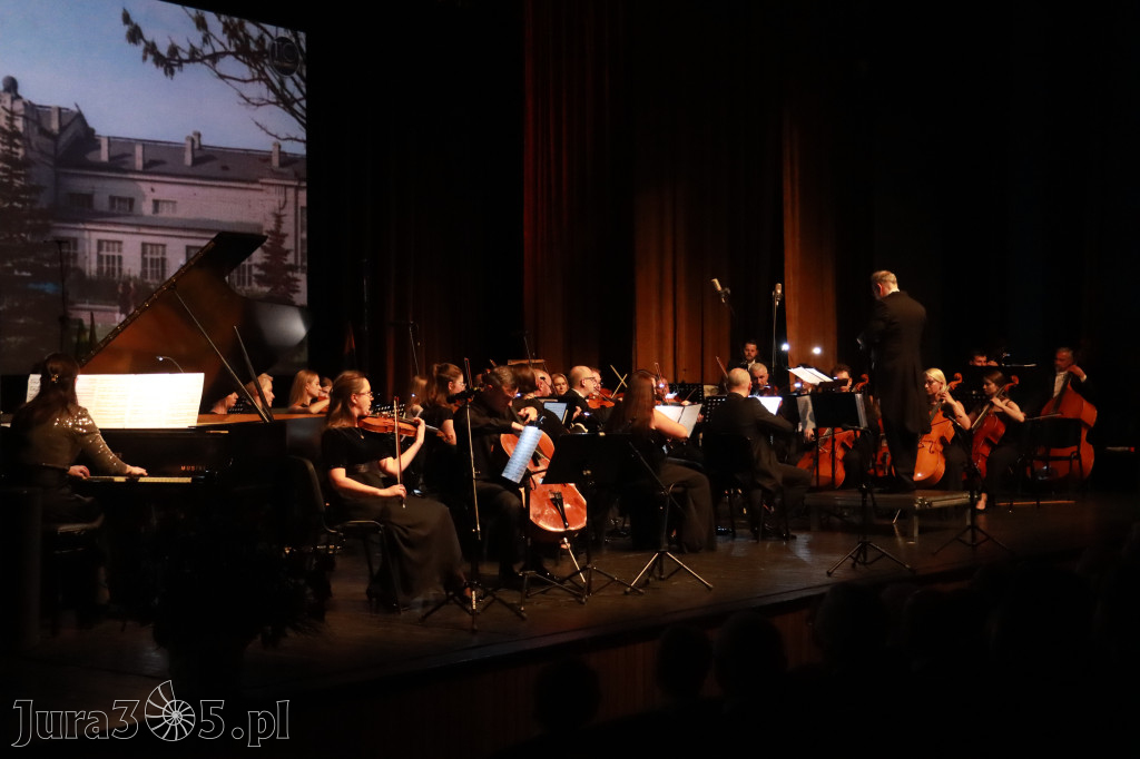 Fotorelacja I: Artyści Miastu - 110 lat Zawiercia. Koncert w Mok Zawiercie