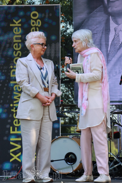 Fotorelacja I: XVI Ogólnopolski Festiwal Piosenek Janusza Gniatkowskiego w Poraju