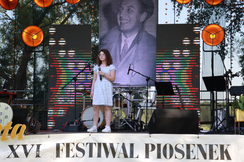 Fotorelacja I: XVI Ogólnopolski Festiwal Piosenek Janusza Gniatkowskiego w Poraju