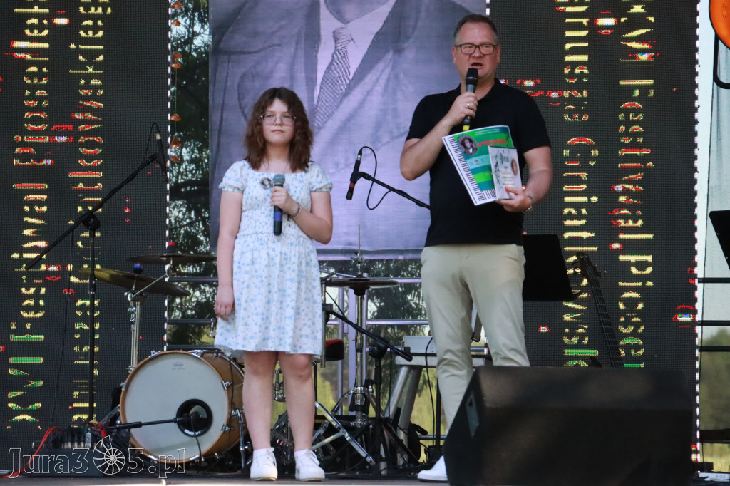Fotorelacja I: XVI Ogólnopolski Festiwal Piosenek Janusza Gniatkowskiego w Poraju