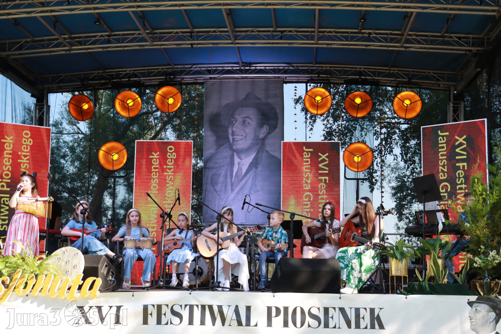 Fotorelacja I: XVI Ogólnopolski Festiwal Piosenek Janusza Gniatkowskiego w Poraju