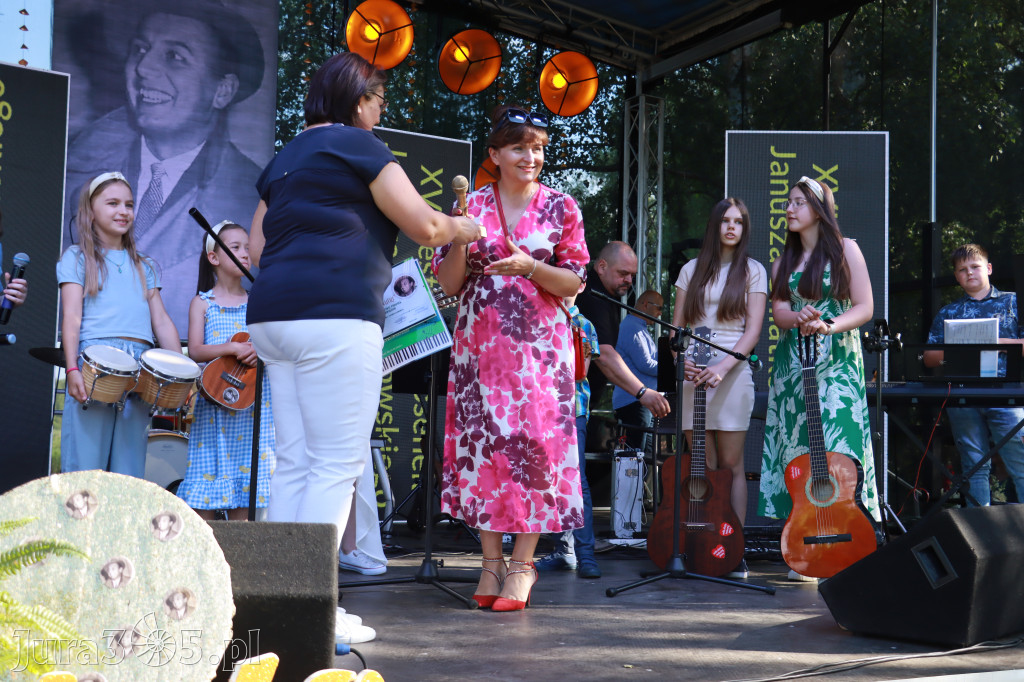 Fotorelacja I: XVI Ogólnopolski Festiwal Piosenek Janusza Gniatkowskiego w Poraju