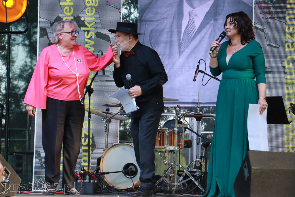 Fotorelacja I: XVI Ogólnopolski Festiwal Piosenek Janusza Gniatkowskiego w Poraju