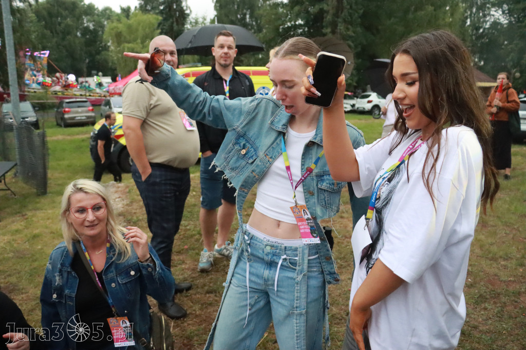 Fotorelacja II: Powitanie Wakacji i Viki Gabor w Poraju PIĄTEK cz. 2