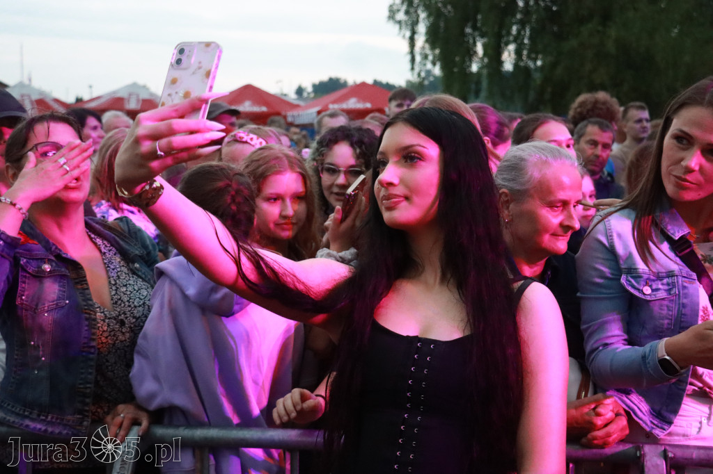 Fotorelacja II: Powitanie Wakacji i Viki Gabor w Poraju PIĄTEK cz. 2