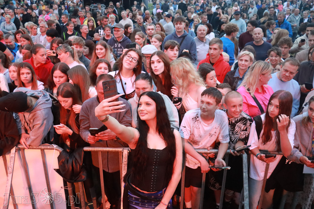 Fotorelacja II: Powitanie Wakacji i Viki Gabor w Poraju PIĄTEK cz. 2