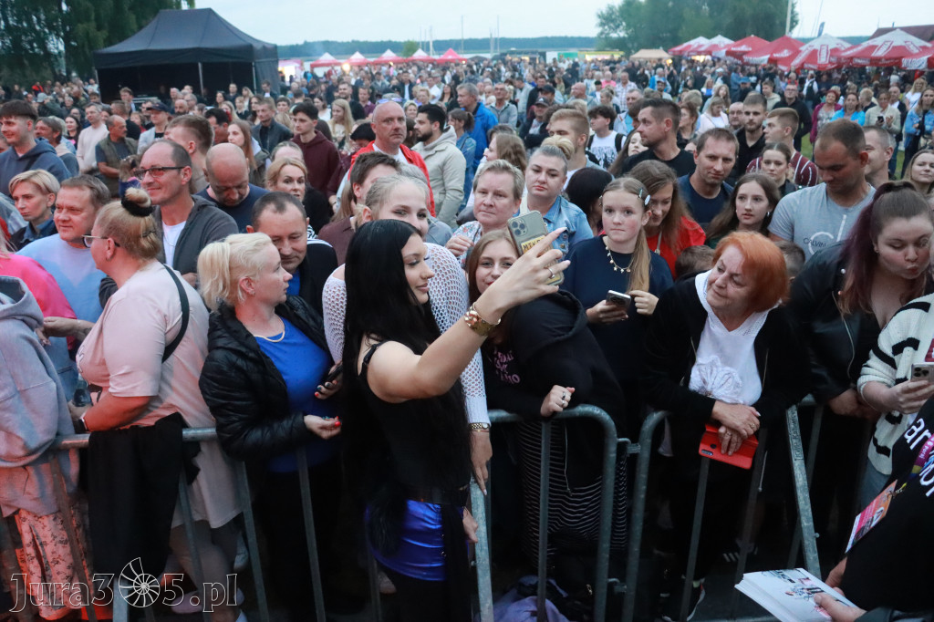 Fotorelacja II: Powitanie Wakacji i Viki Gabor w Poraju PIĄTEK cz. 2