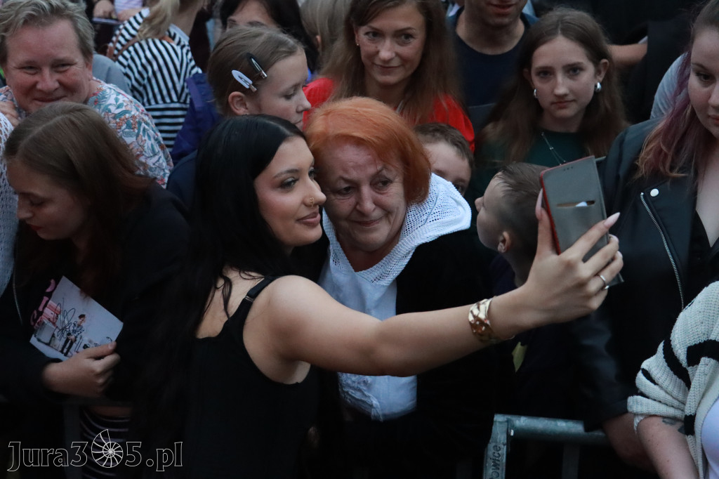 Fotorelacja II: Powitanie Wakacji i Viki Gabor w Poraju PIĄTEK cz. 2
