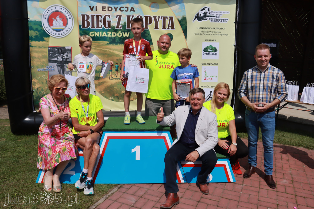 Fotorelacja IV: Dekoracje - Bieg z małego kopytka, młodego galopu, Bieg z Kopyta - Festiwal z Kopyta 2025
